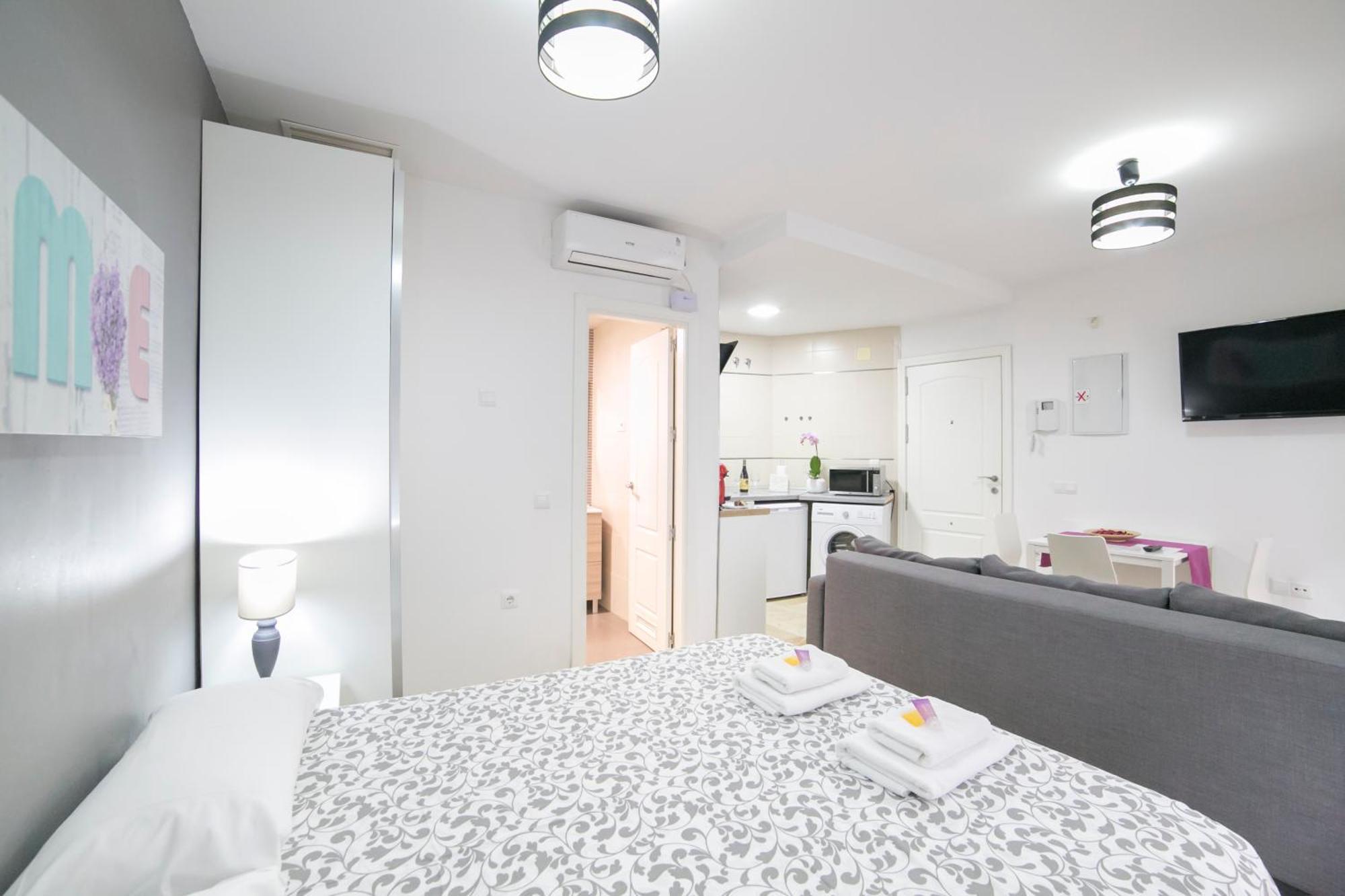 Apartamentos Salamanca Μάλαγα Δωμάτιο φωτογραφία