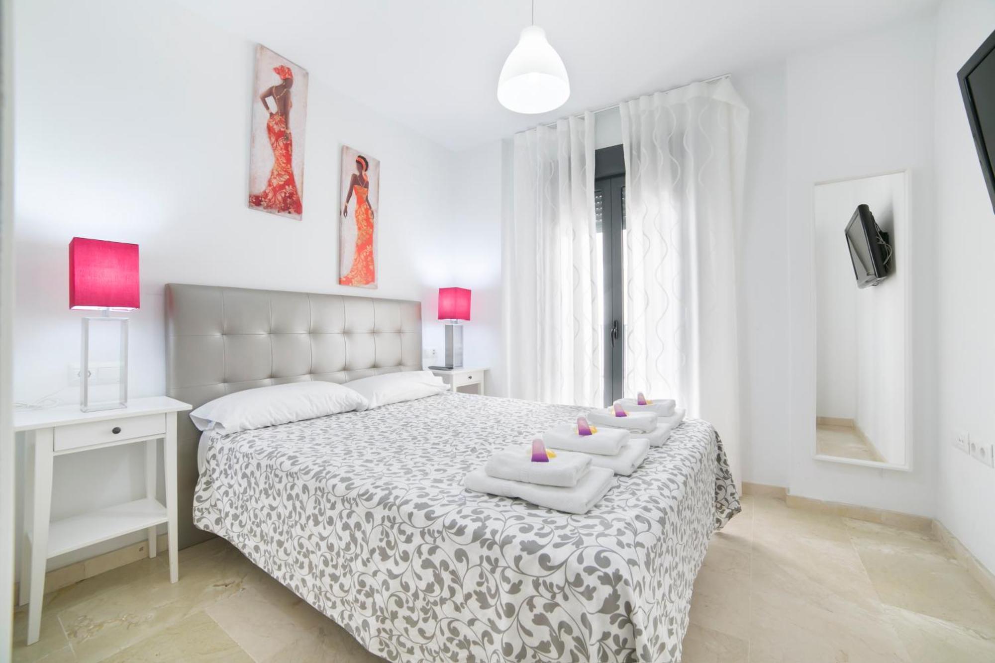 Apartamentos Salamanca Μάλαγα Δωμάτιο φωτογραφία