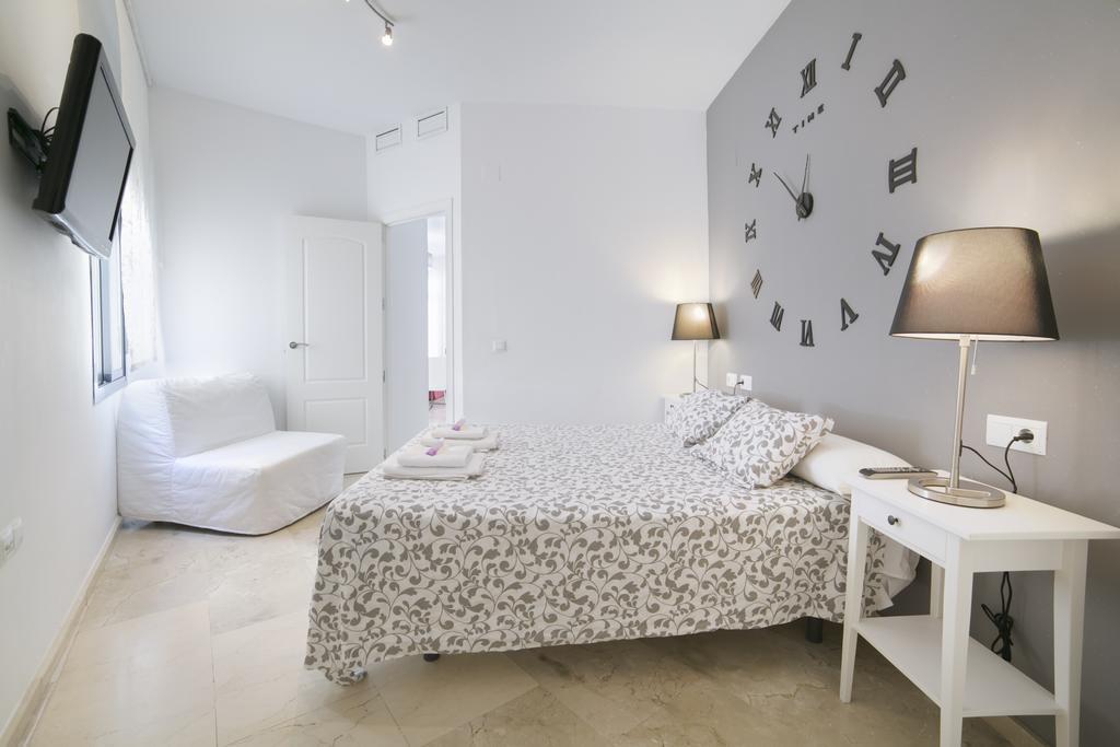 Apartamentos Salamanca Μάλαγα Δωμάτιο φωτογραφία