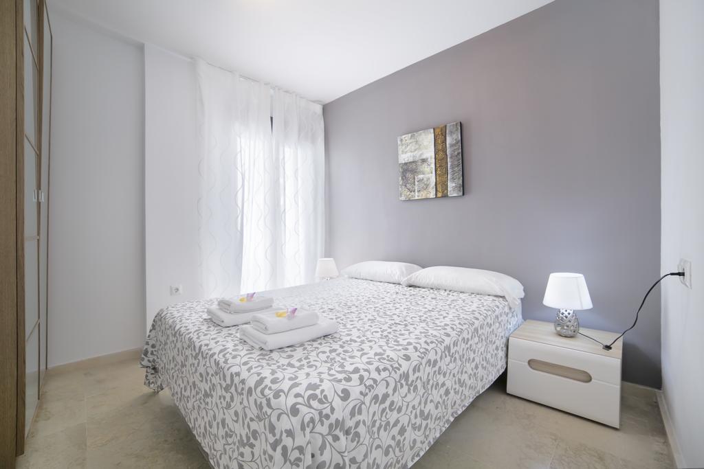 Apartamentos Salamanca Μάλαγα Δωμάτιο φωτογραφία